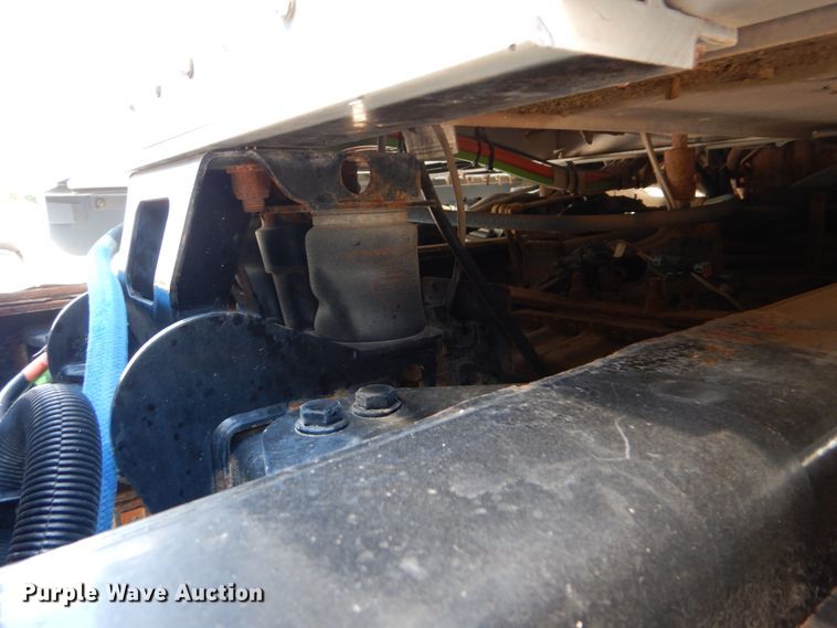 image for item GM9097 2013 Kenworth T800  vacuum truck