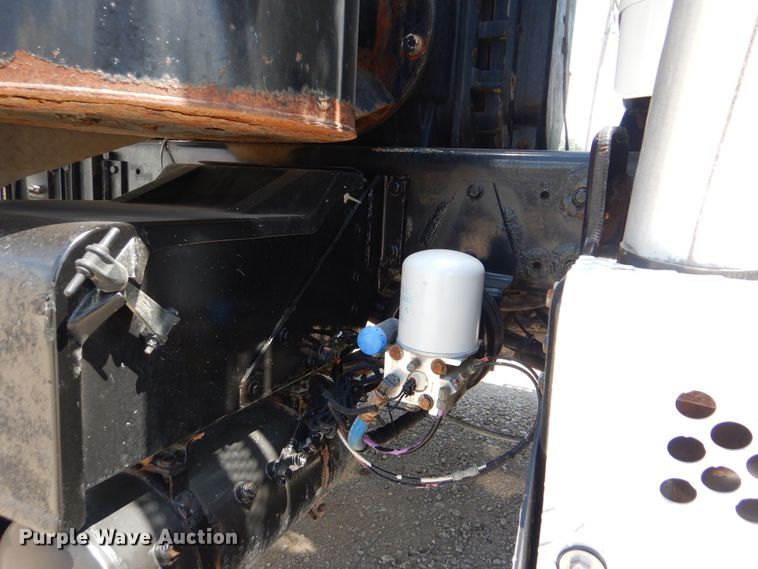 image for item GM9097 2013 Kenworth T800  vacuum truck