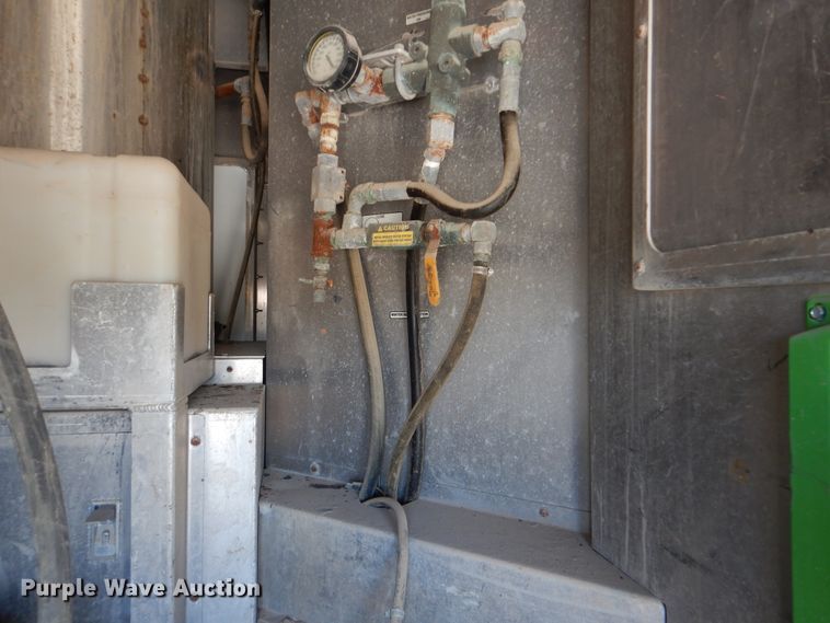 image for item GM9097 2013 Kenworth T800  vacuum truck