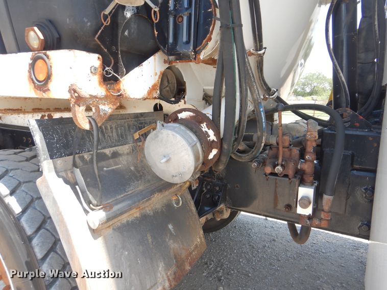 image for item GM9097 2013 Kenworth T800  vacuum truck