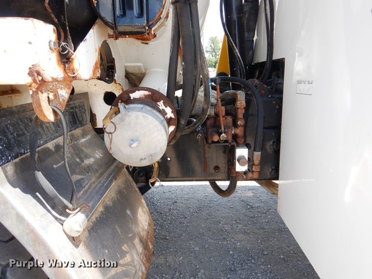 image for item GM9097 2013 Kenworth T800  vacuum truck