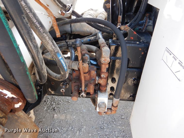 image for item GM9097 2013 Kenworth T800  vacuum truck