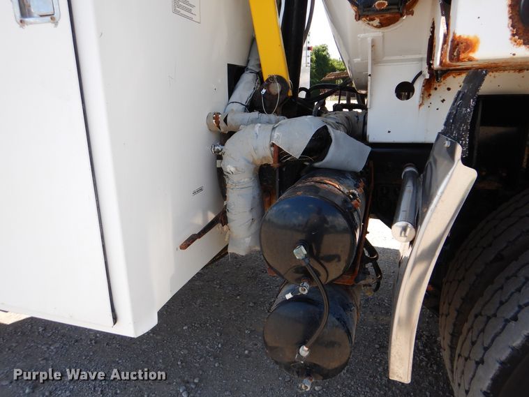 image for item GM9097 2013 Kenworth T800  vacuum truck