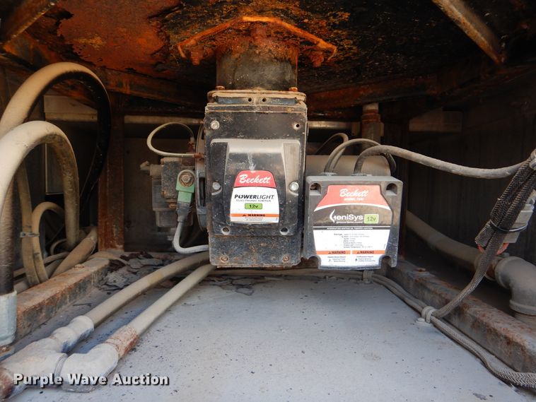 image for item GM9097 2013 Kenworth T800  vacuum truck