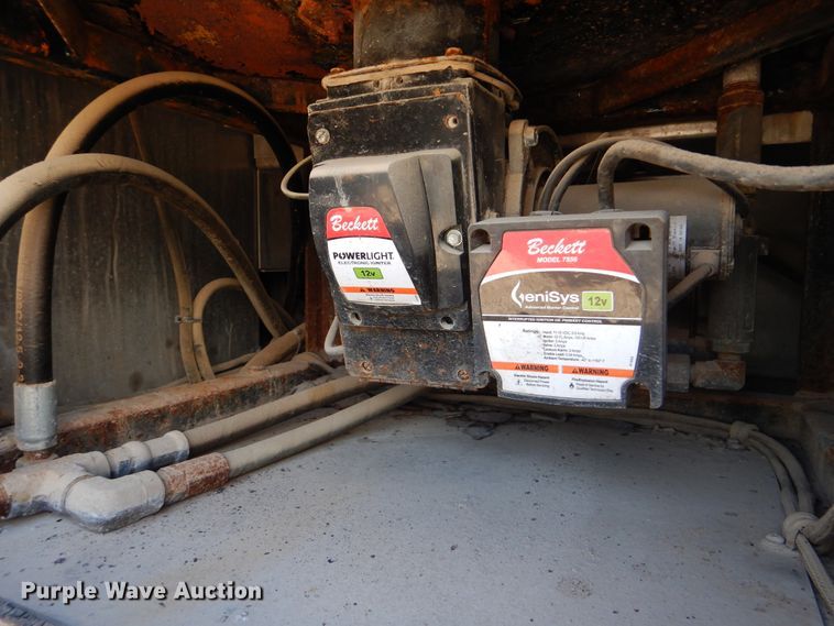 image for item GM9097 2013 Kenworth T800  vacuum truck