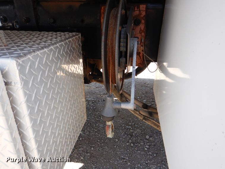 image for item GM9097 2013 Kenworth T800  vacuum truck