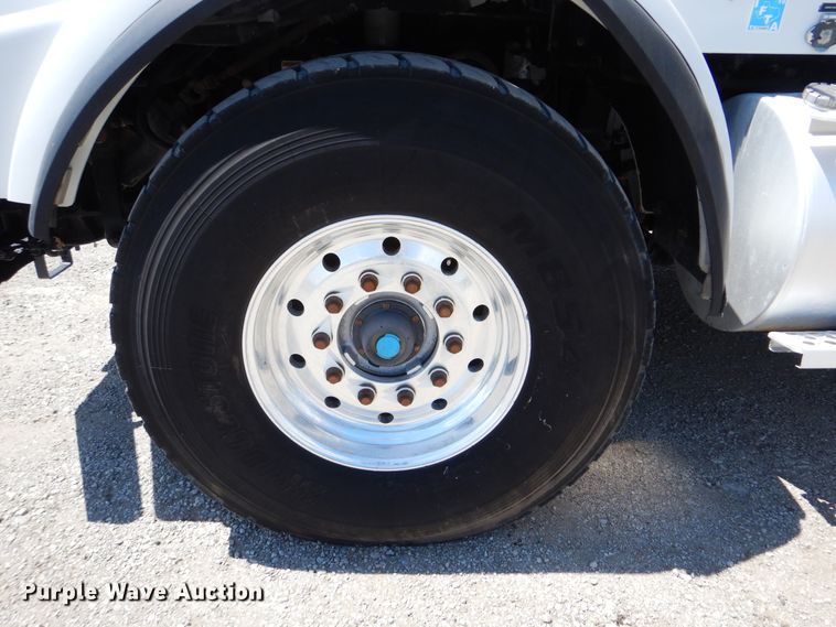 image for item GM9097 2013 Kenworth T800  vacuum truck