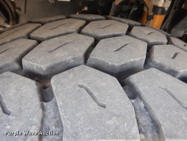 image for item GM9097 2013 Kenworth T800  vacuum truck