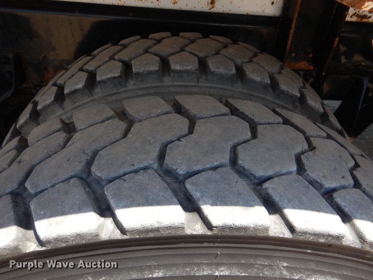 image for item GM9097 2013 Kenworth T800  vacuum truck