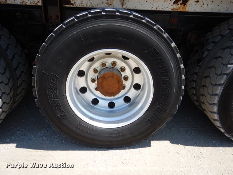 image for item GM9097 2013 Kenworth T800  vacuum truck