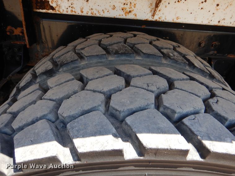 image for item GM9097 2013 Kenworth T800  vacuum truck