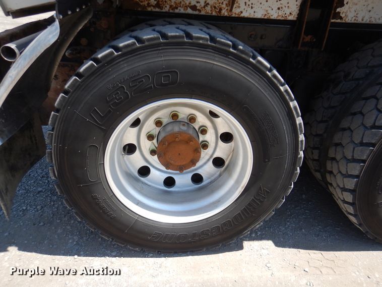 image for item GM9097 2013 Kenworth T800  vacuum truck