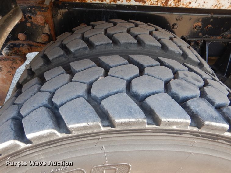 image for item GM9097 2013 Kenworth T800  vacuum truck