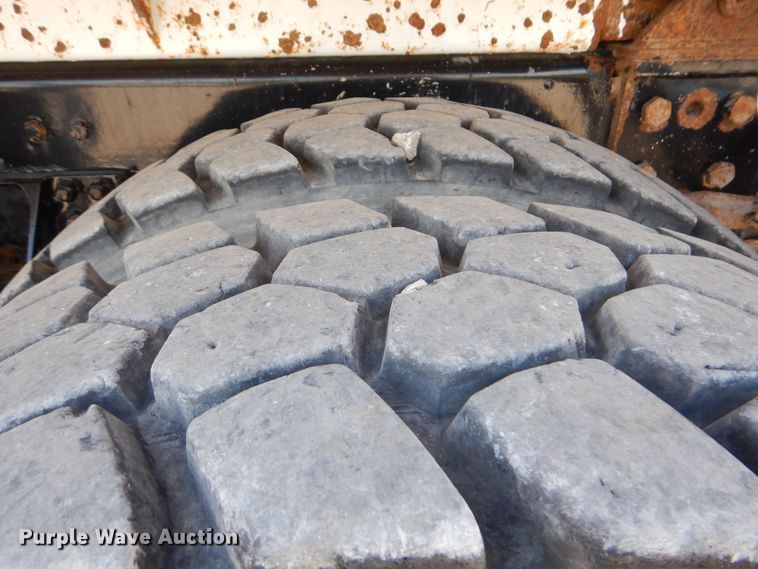 image for item GM9097 2013 Kenworth T800  vacuum truck