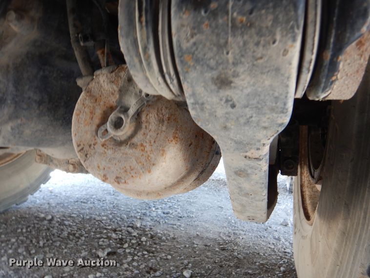 image for item GM9097 2013 Kenworth T800  vacuum truck