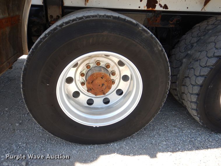 image for item GM9097 2013 Kenworth T800  vacuum truck