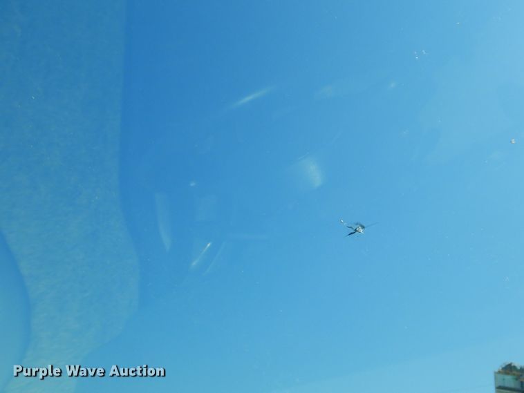 image for item GM9147 2005 Ford F550 Super Duty XL  utility truck with crane