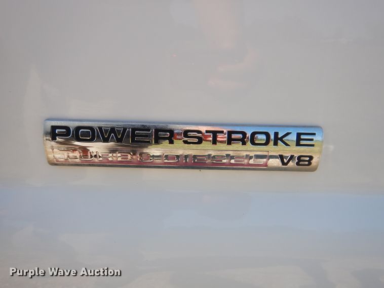 image for item GM9147 2005 Ford F550 Super Duty XL  utility truck with crane