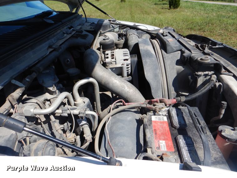 image for item GM9147 2005 Ford F550 Super Duty XL  utility truck with crane