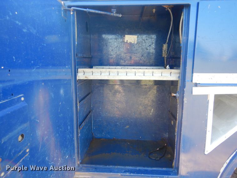 image for item GM9147 2005 Ford F550 Super Duty XL  utility truck with crane