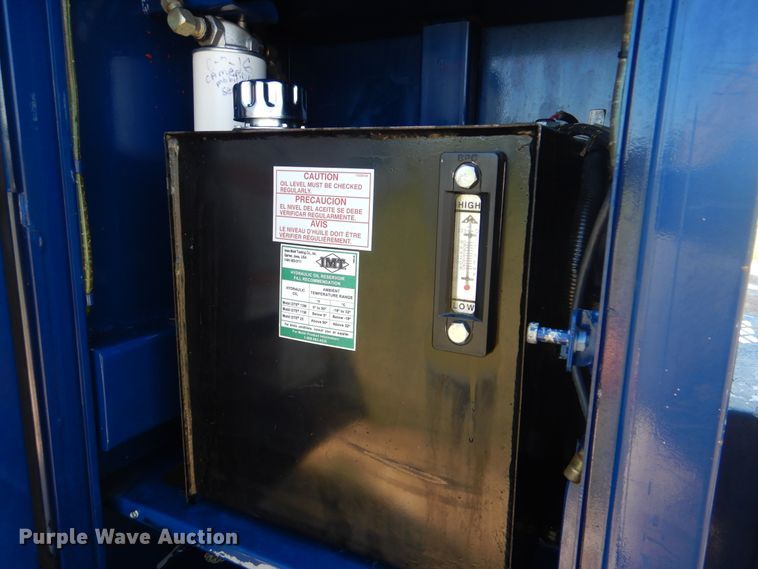 image for item GM9147 2005 Ford F550 Super Duty XL  utility truck with crane