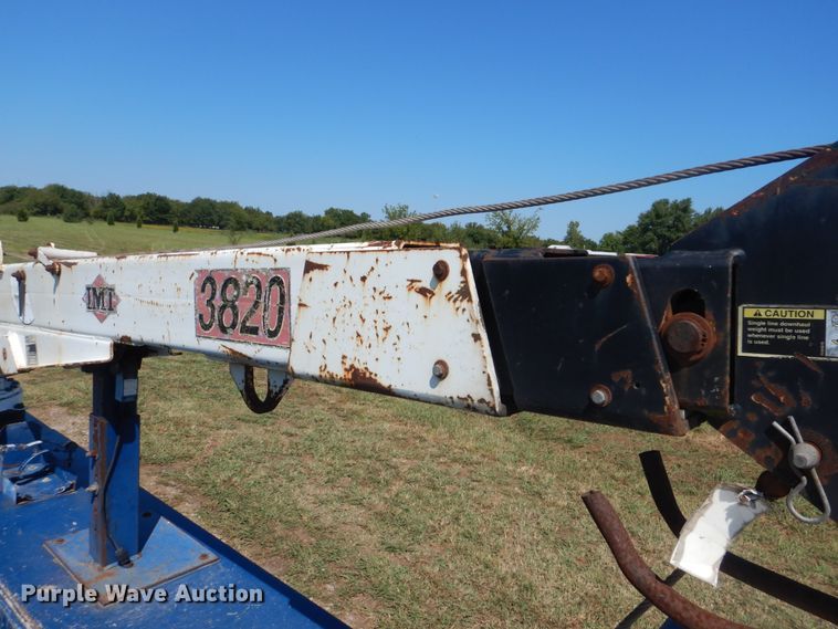 image for item GM9147 2005 Ford F550 Super Duty XL  utility truck with crane