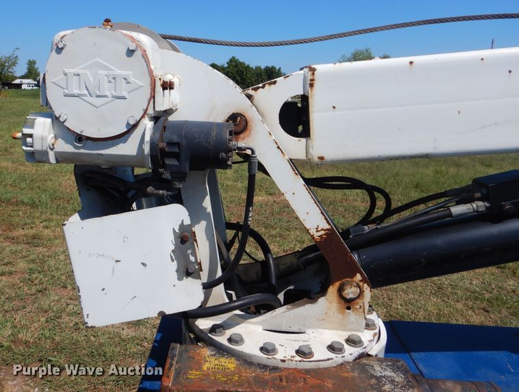 image for item GM9147 2005 Ford F550 Super Duty XL  utility truck with crane