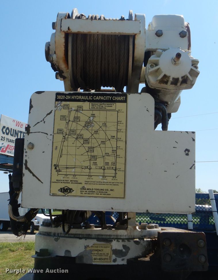 image for item GM9147 2005 Ford F550 Super Duty XL  utility truck with crane