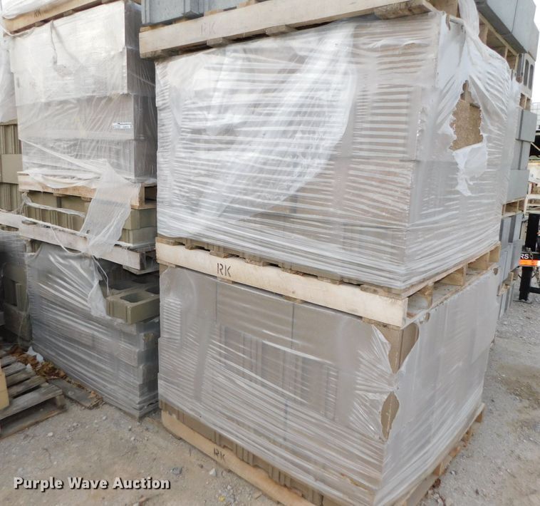 image for item GQ9915 (690) rock face block