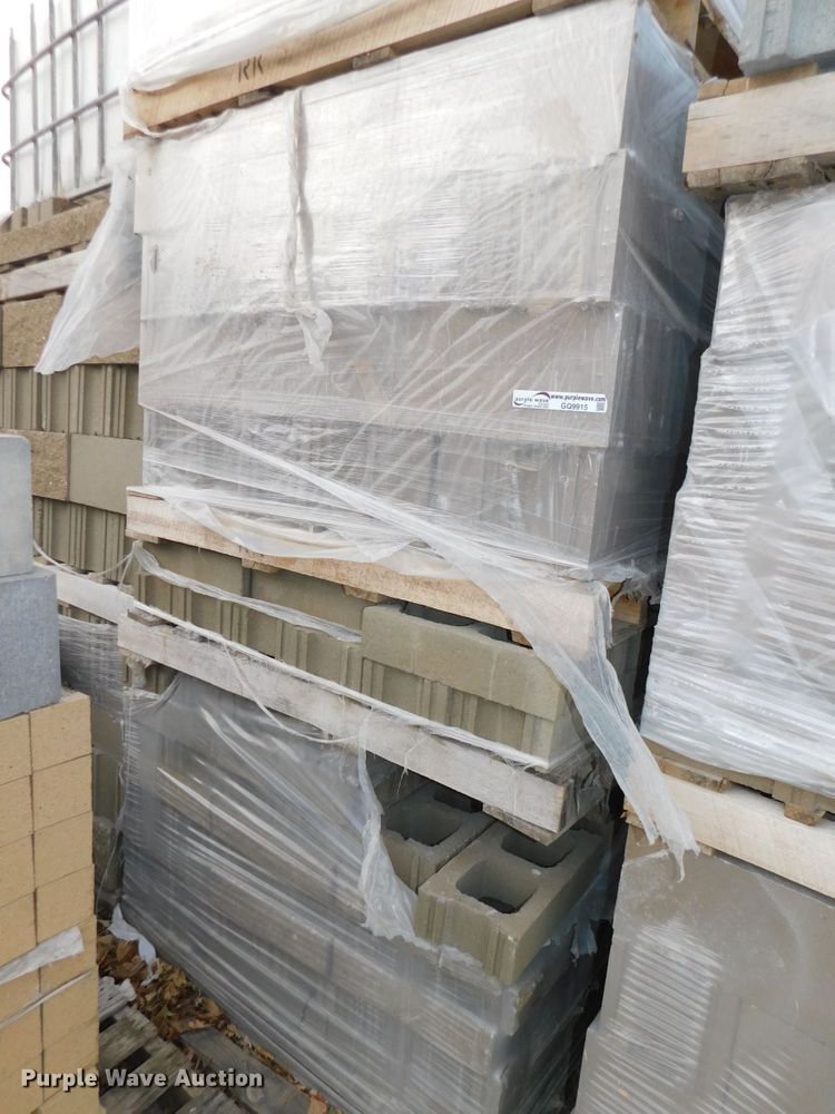 image for item GQ9915 (690) rock face block