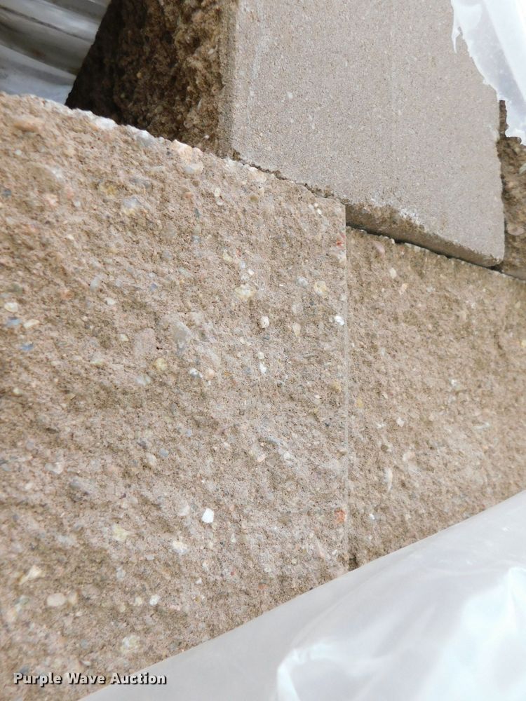 image for item GQ9915 (690) rock face block