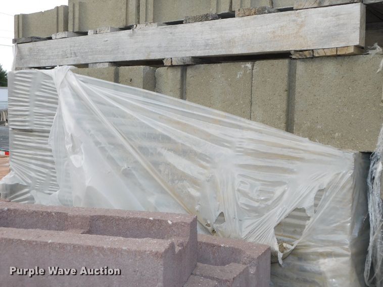 image for item GQ9915 (690) rock face block