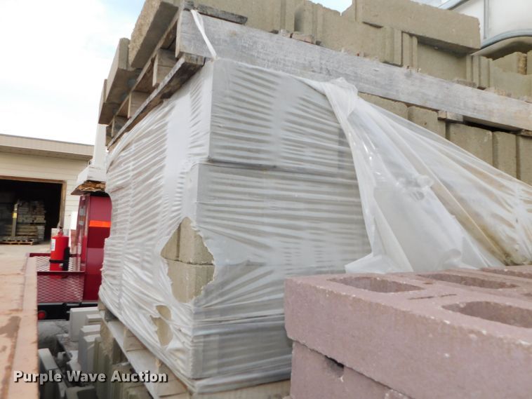 image for item GQ9915 (690) rock face block