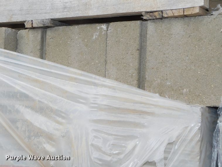 image for item GQ9915 (690) rock face block