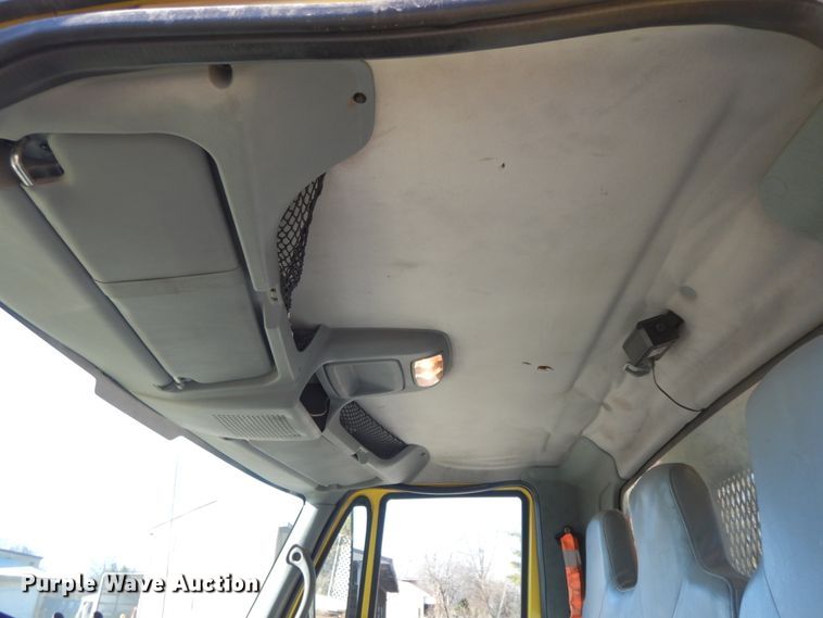 image for item HP9105 2004 International 4300  flatbed truck with conveyor