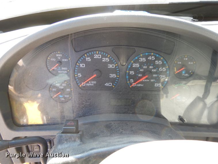 image for item HP9105 2004 International 4300  flatbed truck with conveyor