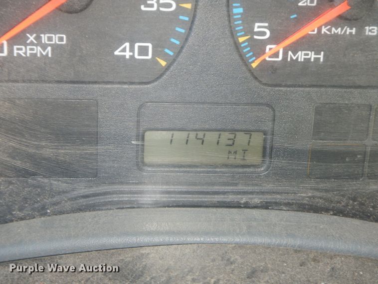 image for item HP9105 2004 International 4300  flatbed truck with conveyor