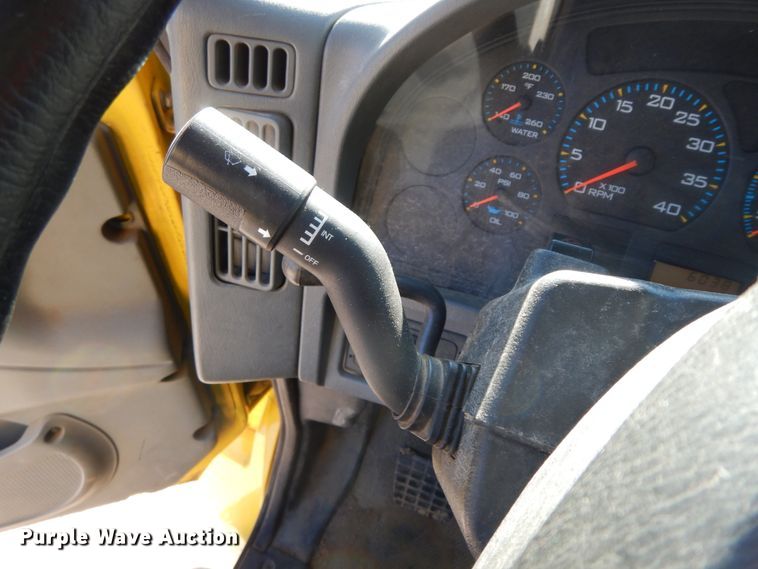 image for item HP9105 2004 International 4300  flatbed truck with conveyor