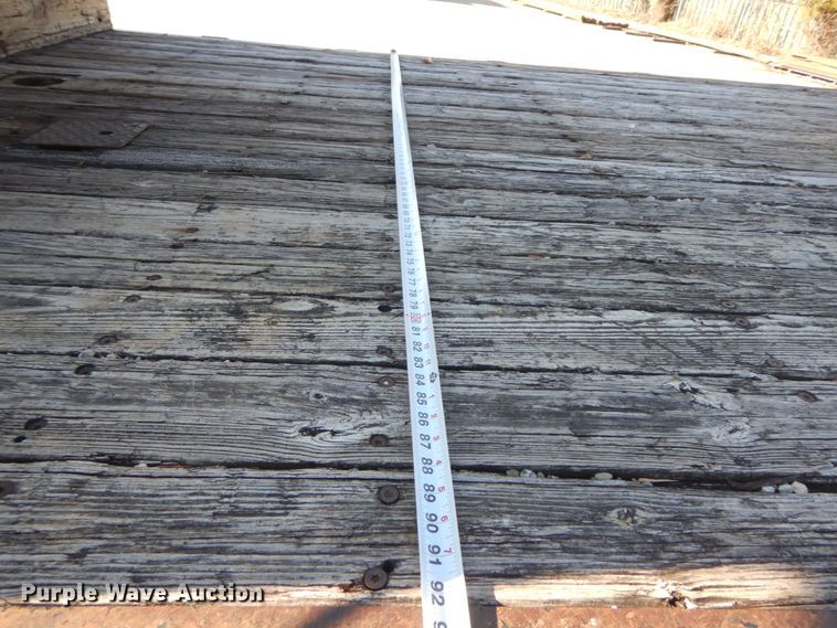 image for item HP9105 2004 International 4300  flatbed truck with conveyor