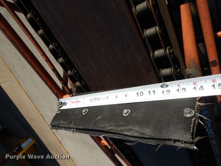 image for item HP9105 2004 International 4300  flatbed truck with conveyor