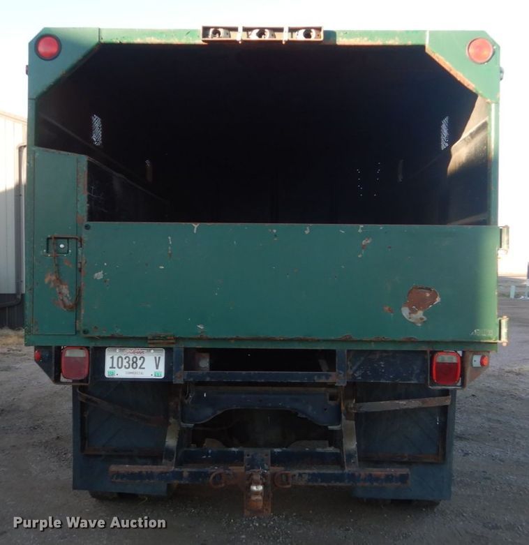 image for item HU9968 1988 Ford F700  chipper truck