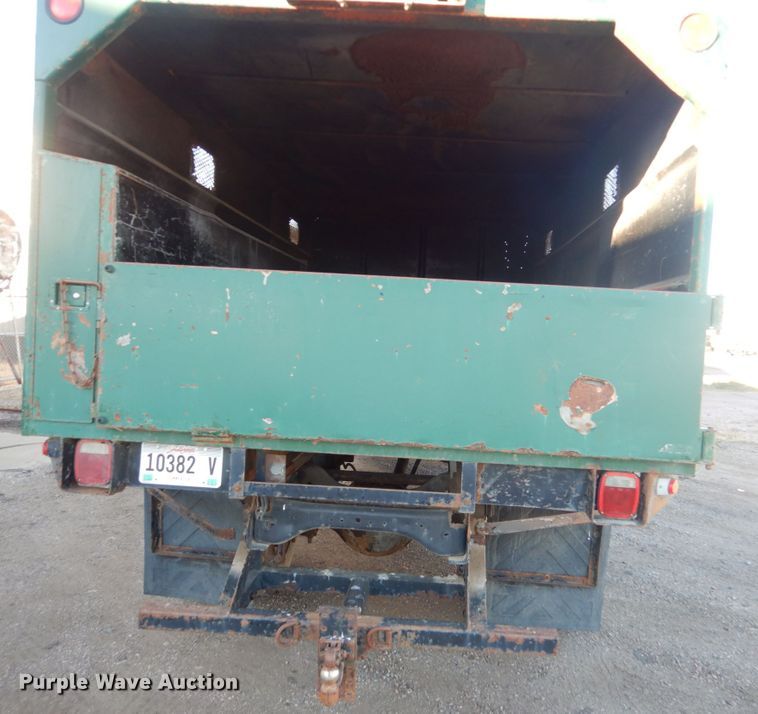 image for item HU9968 1988 Ford F700  chipper truck