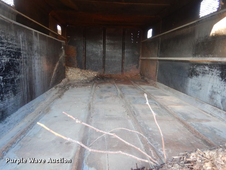 image for item HU9968 1988 Ford F700  chipper truck