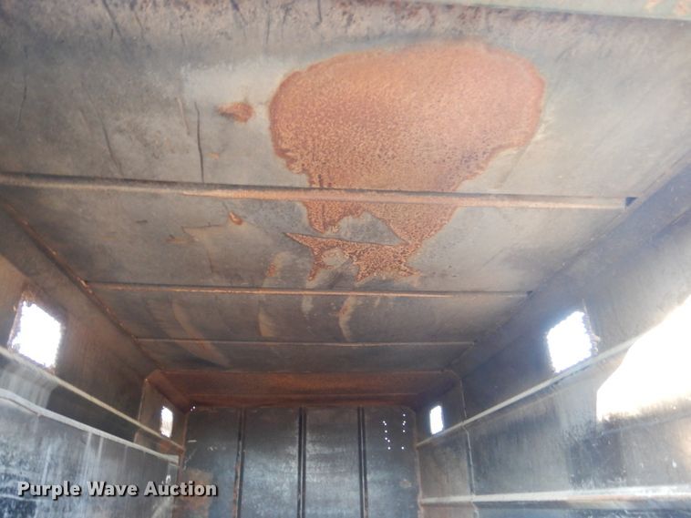 image for item HU9968 1988 Ford F700  chipper truck