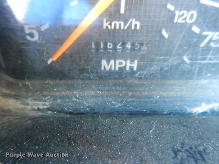 image for item HU9968 1988 Ford F700  chipper truck