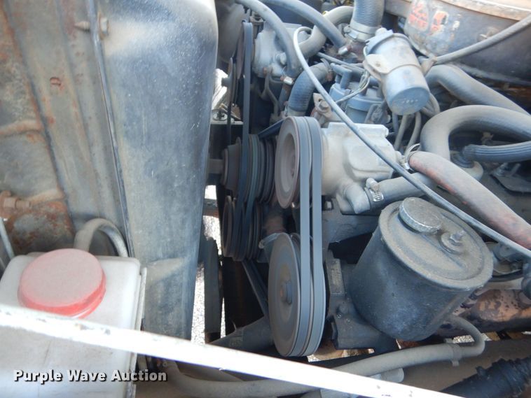 image for item HU9968 1988 Ford F700  chipper truck