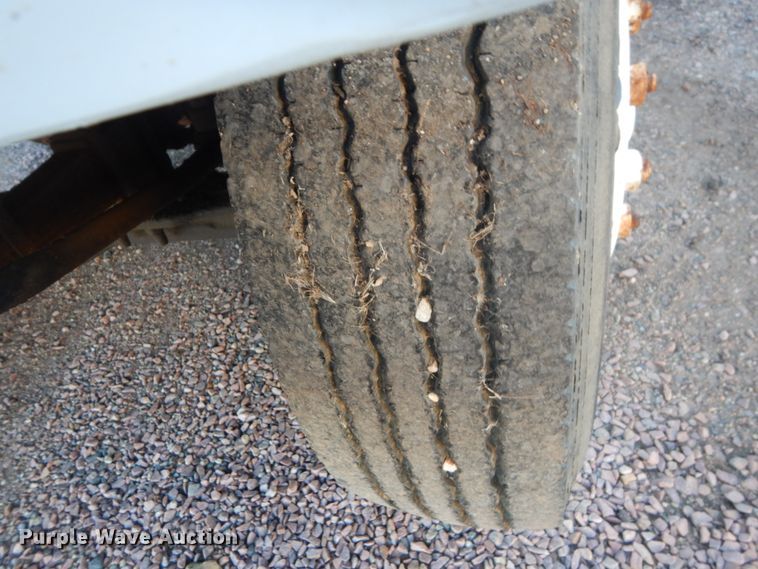 image for item HU9968 1988 Ford F700  chipper truck