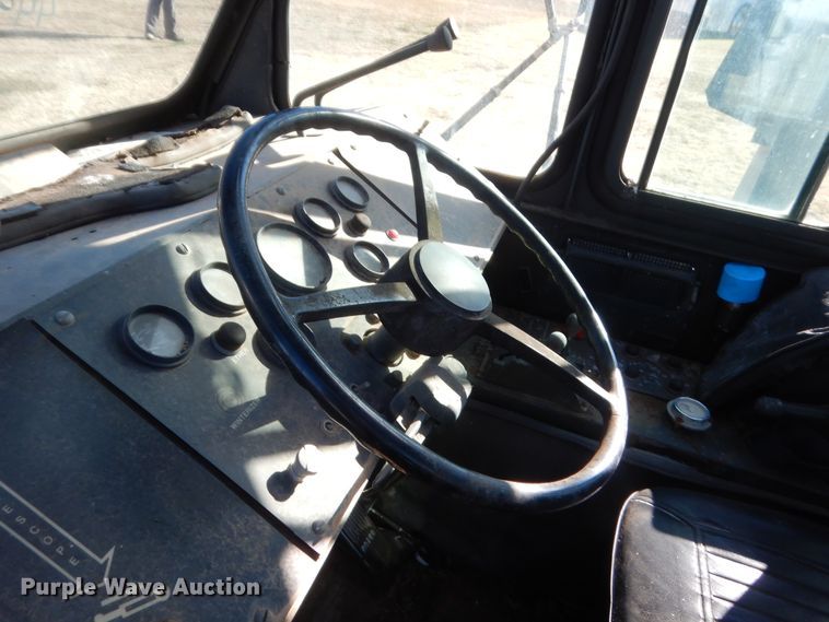 image for item HW9233 1990 Arva Crane AT-3035-M  crane