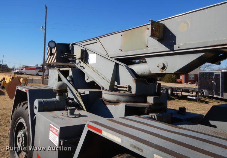 image for item HW9233 1990 Arva Crane AT-3035-M  crane