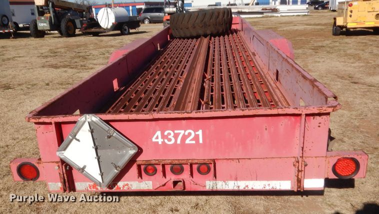 image for item HW9237 2006 Trailmaster 14RCV pipe trailer